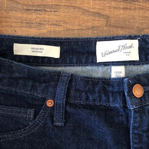 Universal Thread Vintage Midi Denim Shorts, Size 10/30R - Picture 4 of 5